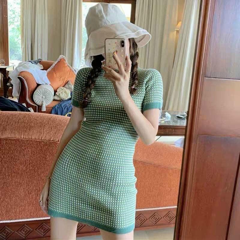 Váy ôm màu xanh cổ tròn T75