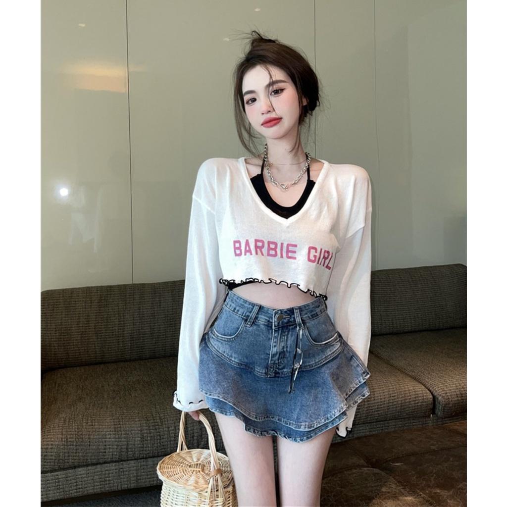 Set Áo Croptop Nữ Dài Tay Chạy Viền In Chữ Barbie Kèm Áo Yếm Trong