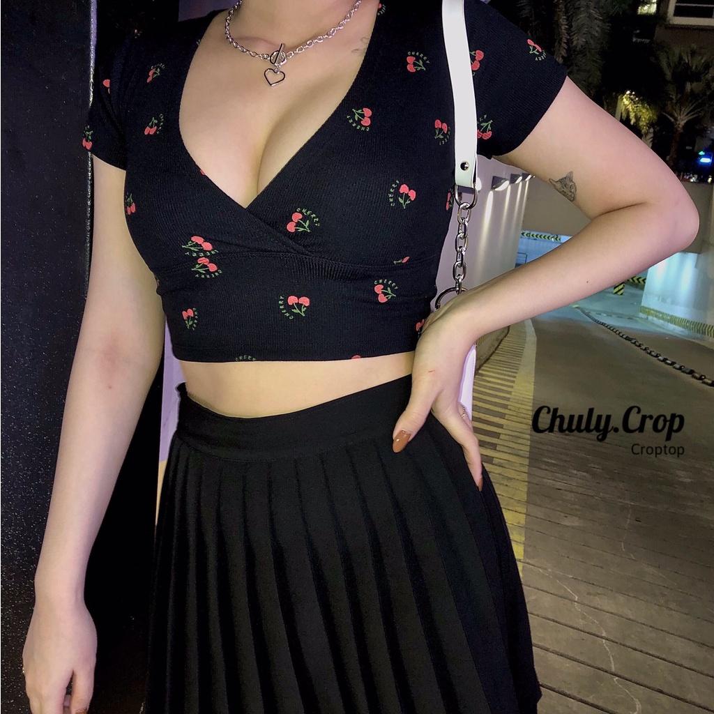 Áo croptop cổ chữ V xẻ ngực sexy, tôn dángkèm họa tiết hoa nhí