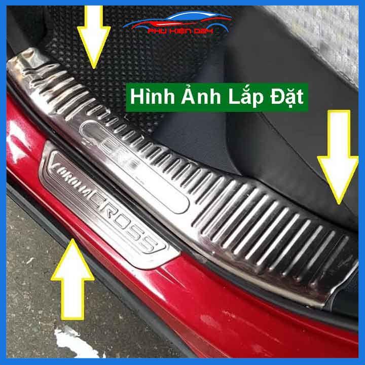 Bộ nẹp bước chân inox ô tô Cross 2020-2021-2022 chống trầy làm đẹp ô tô