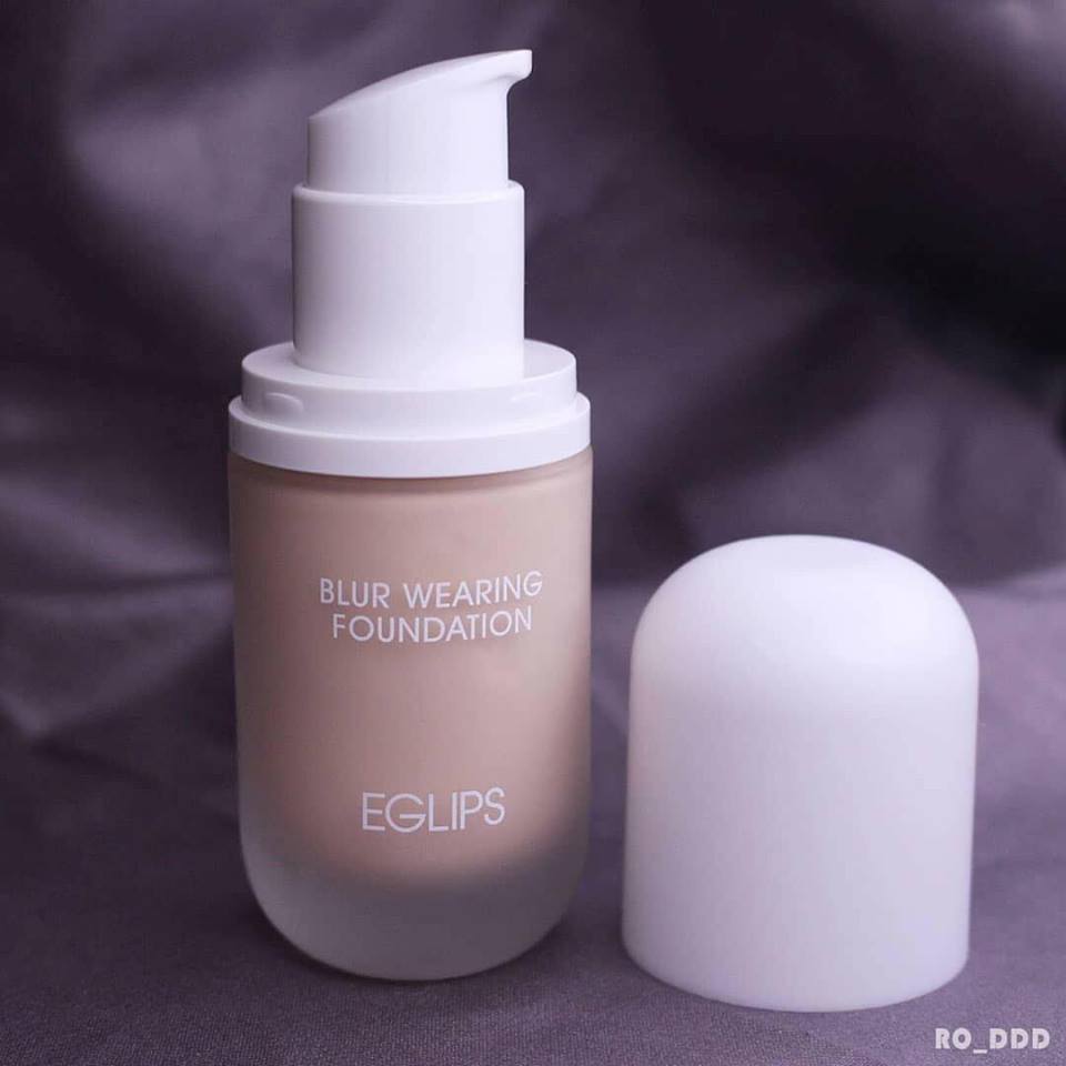 Kem nền Eglips Blur Wearing Foundation (SPF30/ PA++) 30ml (Semi-Matte) Cung cấp độ ẩm Tạo hiệu ứng chống nắng + Tặng Cọ rửa mặt Hàn quốc