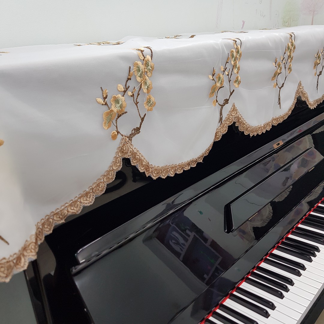 Khăn phủ đàn Piano cơ mẫu thêu hoa mai vàng sang trọng