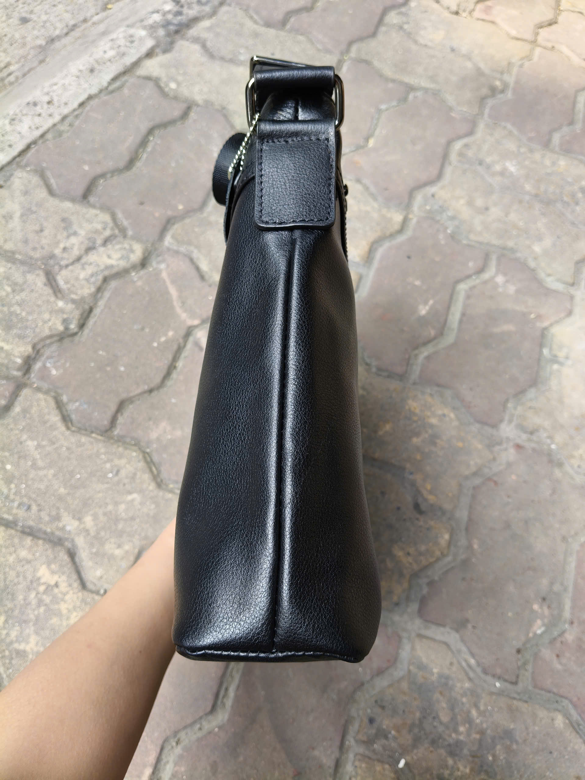 Túi đeo chéo nam da bò cao cấp BHM8313 Bền đẹp không bong tróc, đứt gãy