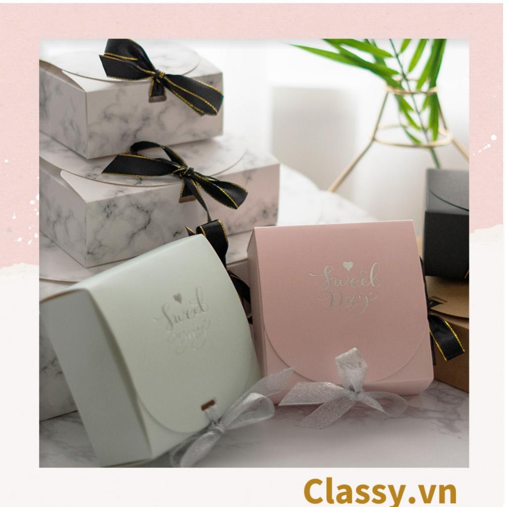 Hộp giấy đựng bánh tráng miệng, bánh kẹo, quà tặng thắt dây Ruy băng Classy tự gấp Q628