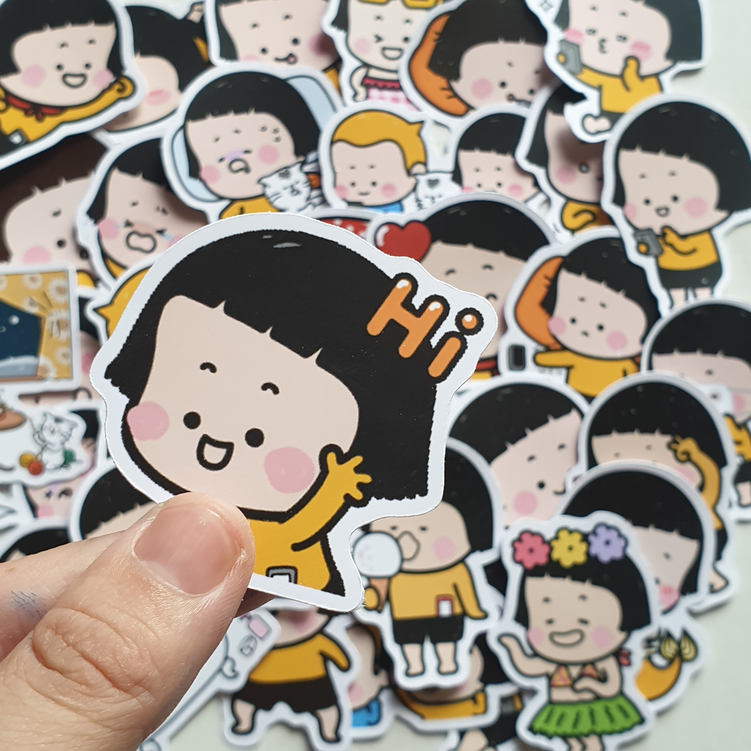 Bộ sticker mim mobile girl trang trí mũ bảo hiểm, laptop, ván trượt, sổ tay, note book, laptop