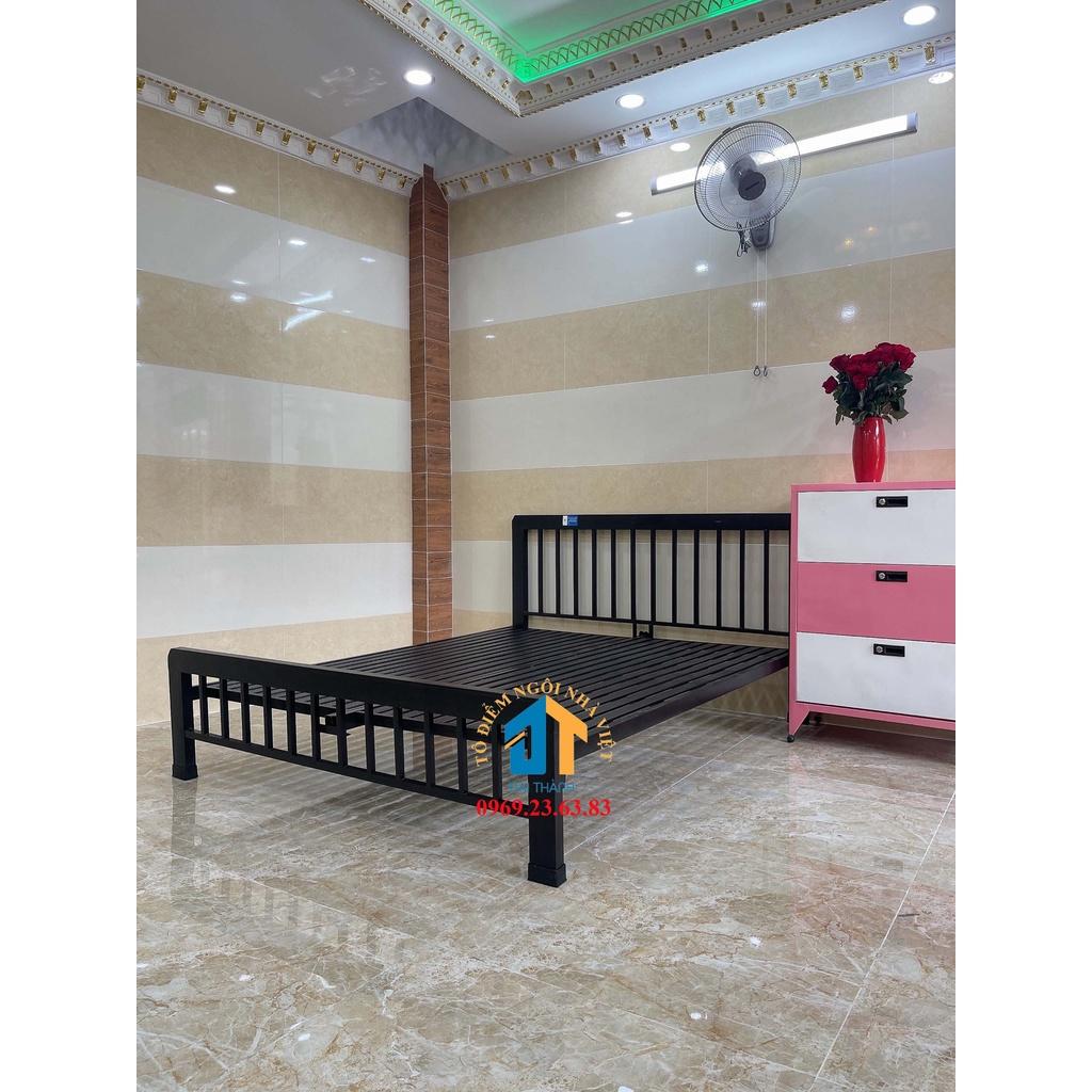 Giường sắt mỹ nghệ vuông ĐẠI THÀNH 1M4X2M