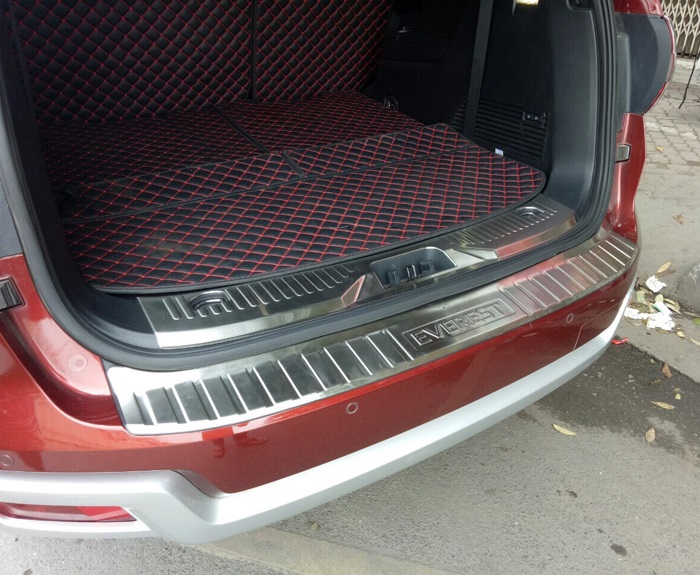 Bộ ốp chống trầy Cốp INOX dành cho xe Ford Everest 2019 - Bên trong