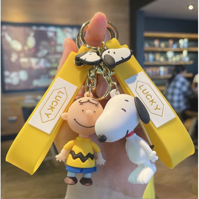 Móc chìa khóa ô tô phim hoạt hình chú chó Snoopy PVC loại tốt