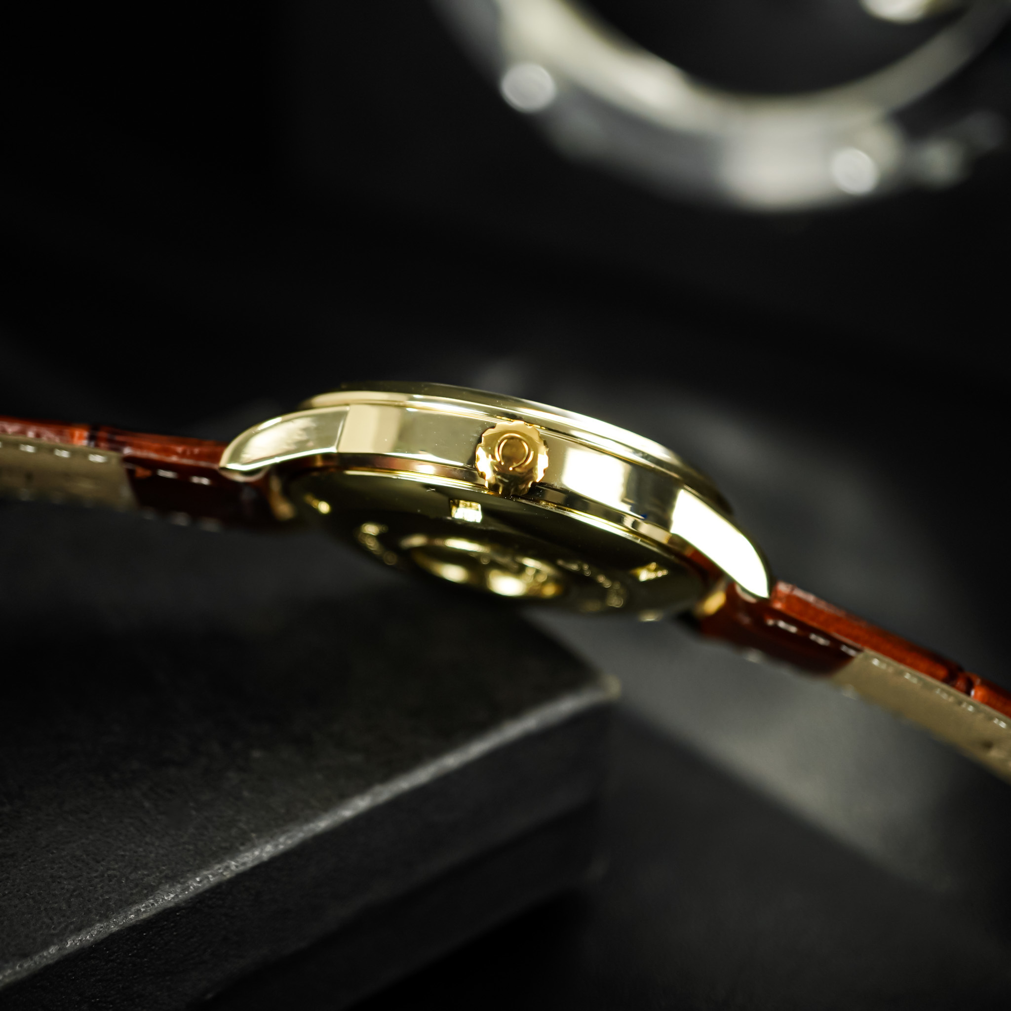 Đồng hồ đeo tay Omega B391 Máy Pin Hàng chính hãng