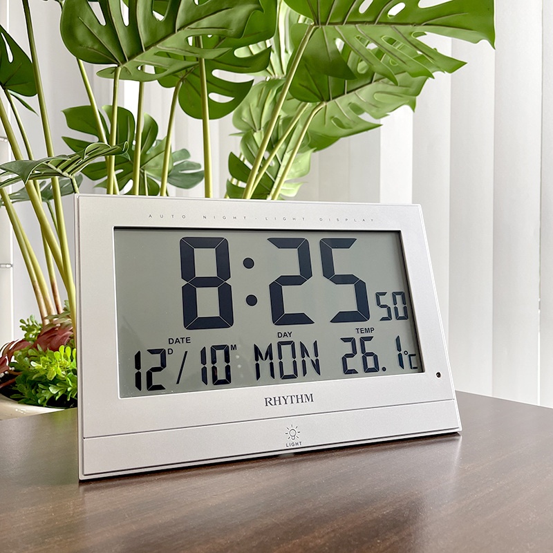 Đồng hồ Rhythm LCW018NR19 – KT 27.8 x 18.8 x 3.2cm /. 618g. Vỏ nhựa. Dùng Pin.