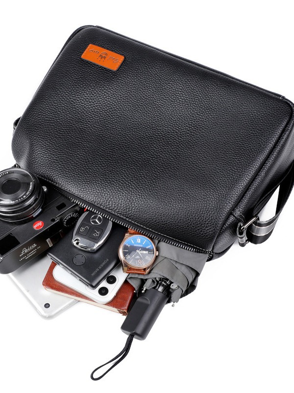 Túi đeo chéo nam DA BÒ THẬT - BEE GEE DCN9426