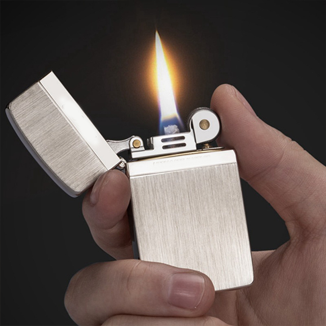 Vỏ Hột Quẹt Bật Lửa Xăng Đá Siêu Mỏng Zorro ZC5-12 Họa Tiết Xước Mịn In Logo - Dùng Xăng Bấc Đá Cao Cấp
