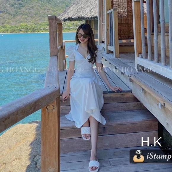 Váy Trắng Xoắn Ngực - December Fashion