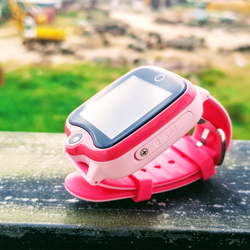 Đồng hồ thông minh màu hồng d06 chống nước ip67 model 2020