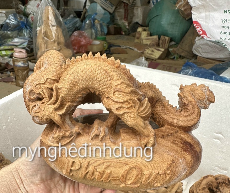 TƯỢNG GẠT TÀN TÀI LỘC PHÚ QUÝ BẰNG GỖ NGỌC AM THƠM NỨC KT 15×11×9CM