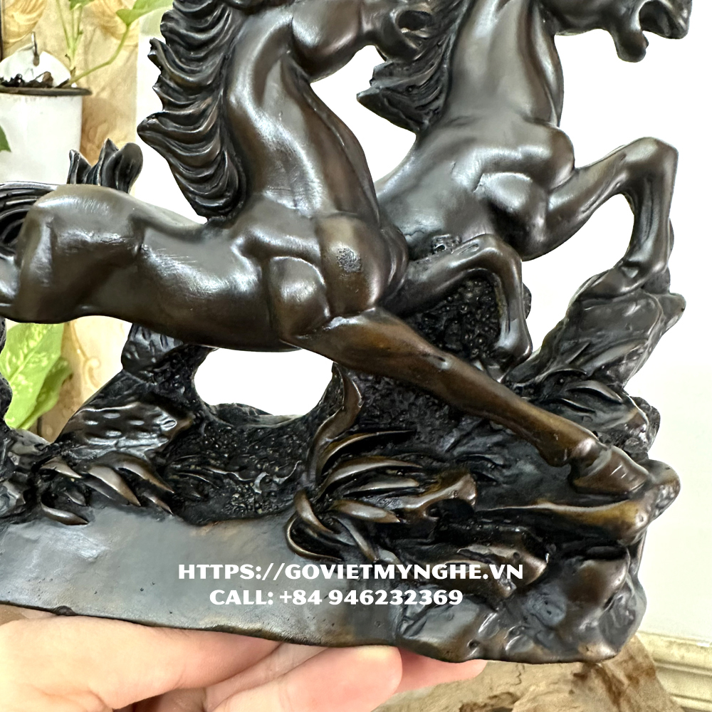 Tượng đá trang trí Ngựa phong thủy - Tượng đá song mã phong thủy để bàn làm việc - Màu nâu đen - Dài 20cm