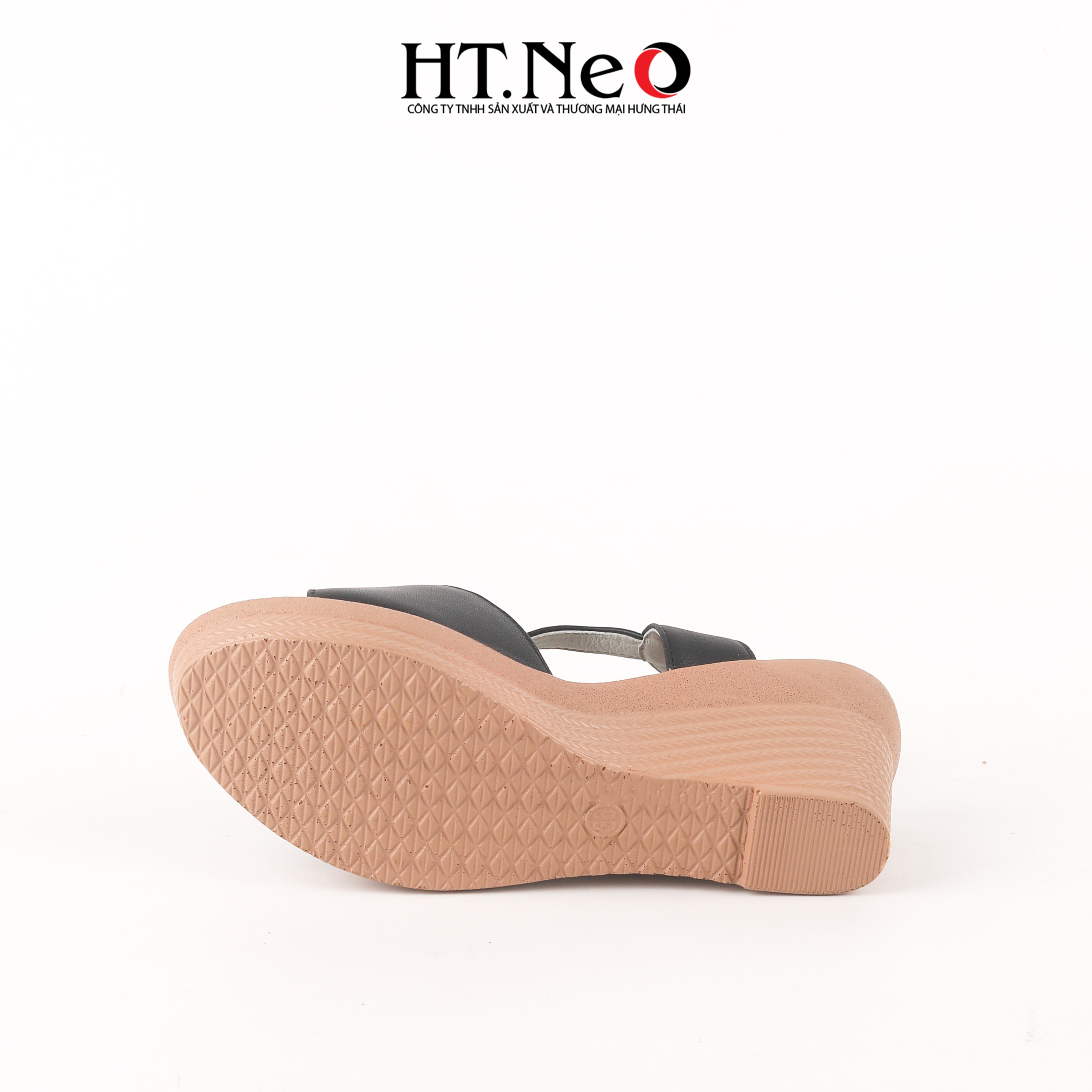 Sandal nữ đế xuồng 6P, quai da, kiểu dáng đơn giản, trẻ trung, dễ đi, phù hợp cho các chị, các cô đi để chụp áo dài SDN235