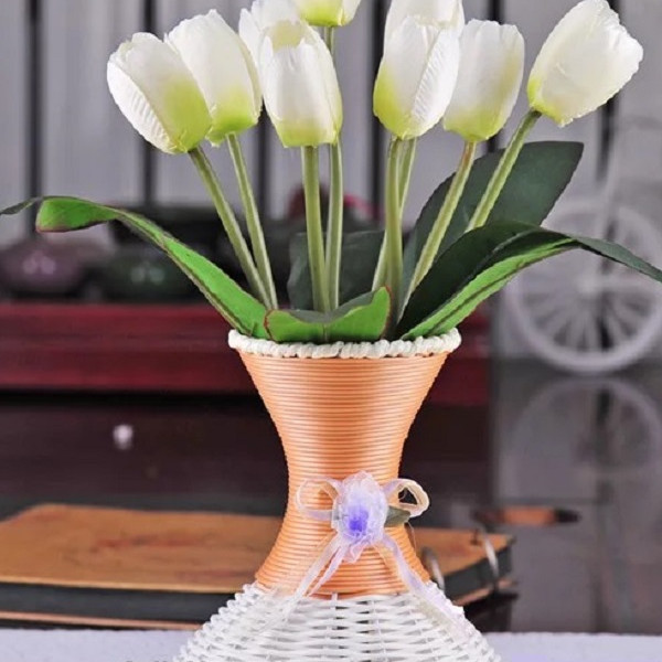 Chùm Hoa Lụa giả 9 Bông Hoa TuLip Màu Trắng