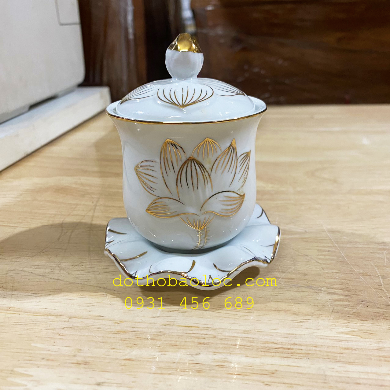 Chung nắp sứ trắng cao cấp hình hoa sen nổi 3 cỡ cao: 8cm, 11cm, 13cm