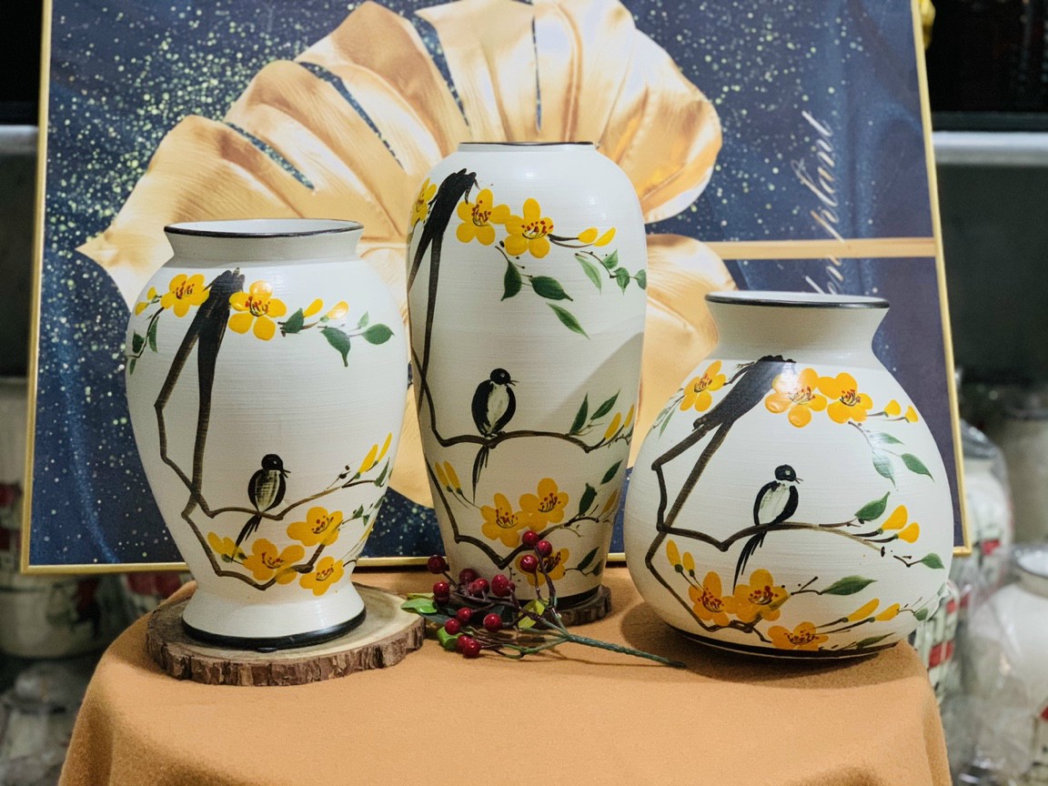 Bình vẽ tay gốm sứ truyền thống  H21.