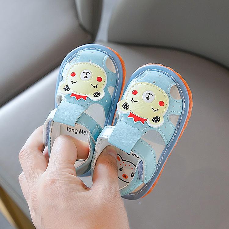 Sandal Tập Đi Cho Bé Trai Bé Gái Phát Tiếng Kêu Đế Mềm Chống Trơn Trượt Phong Cách Hàn Quốc D48