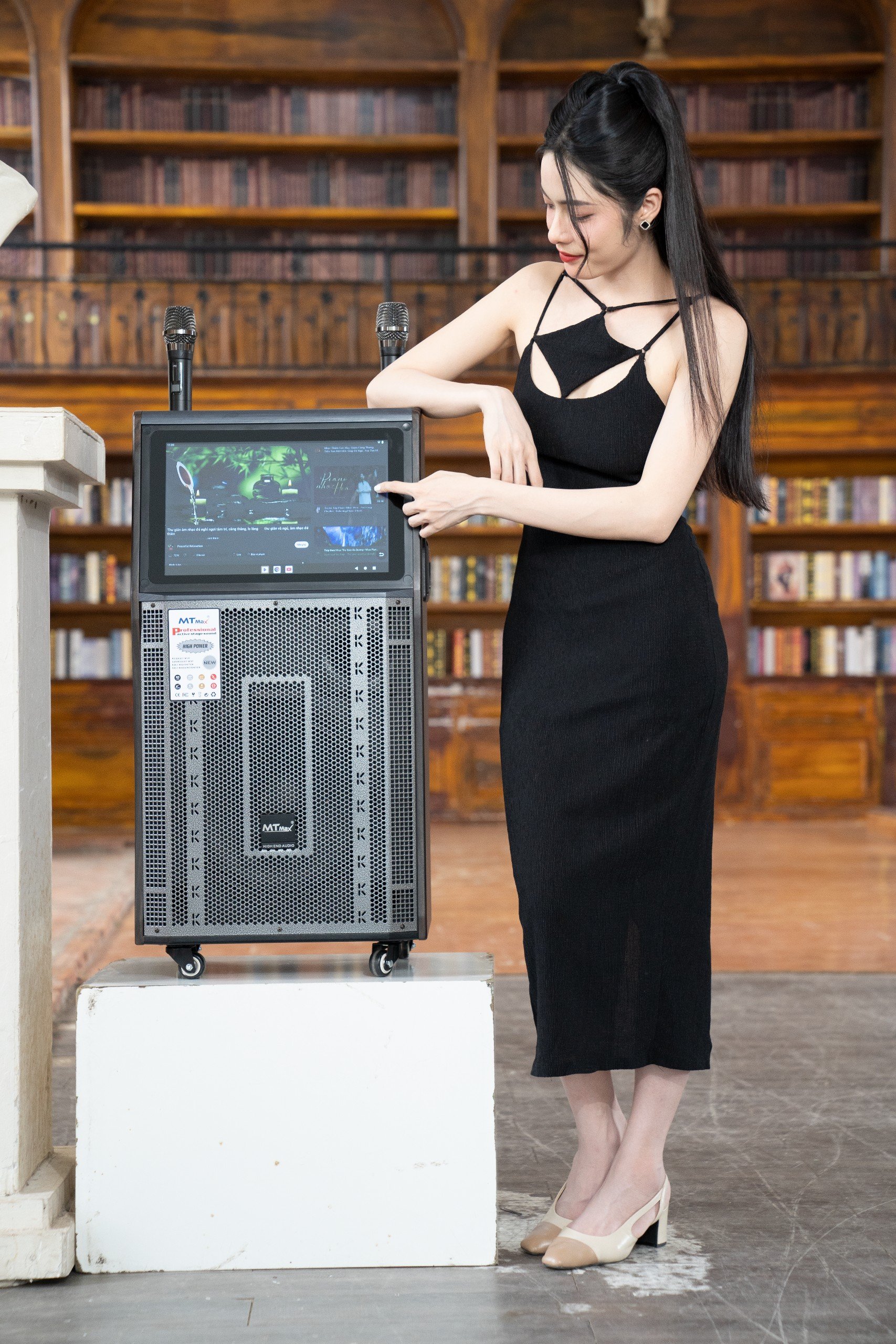 Loa Màn Hình MTMAX T71 Bass30 Màn Hình 16inch Công suất 400W Đi Kèm Cặp Micro Sang Trọng Chống Hú Cao Cấp . Hàng chính hãng