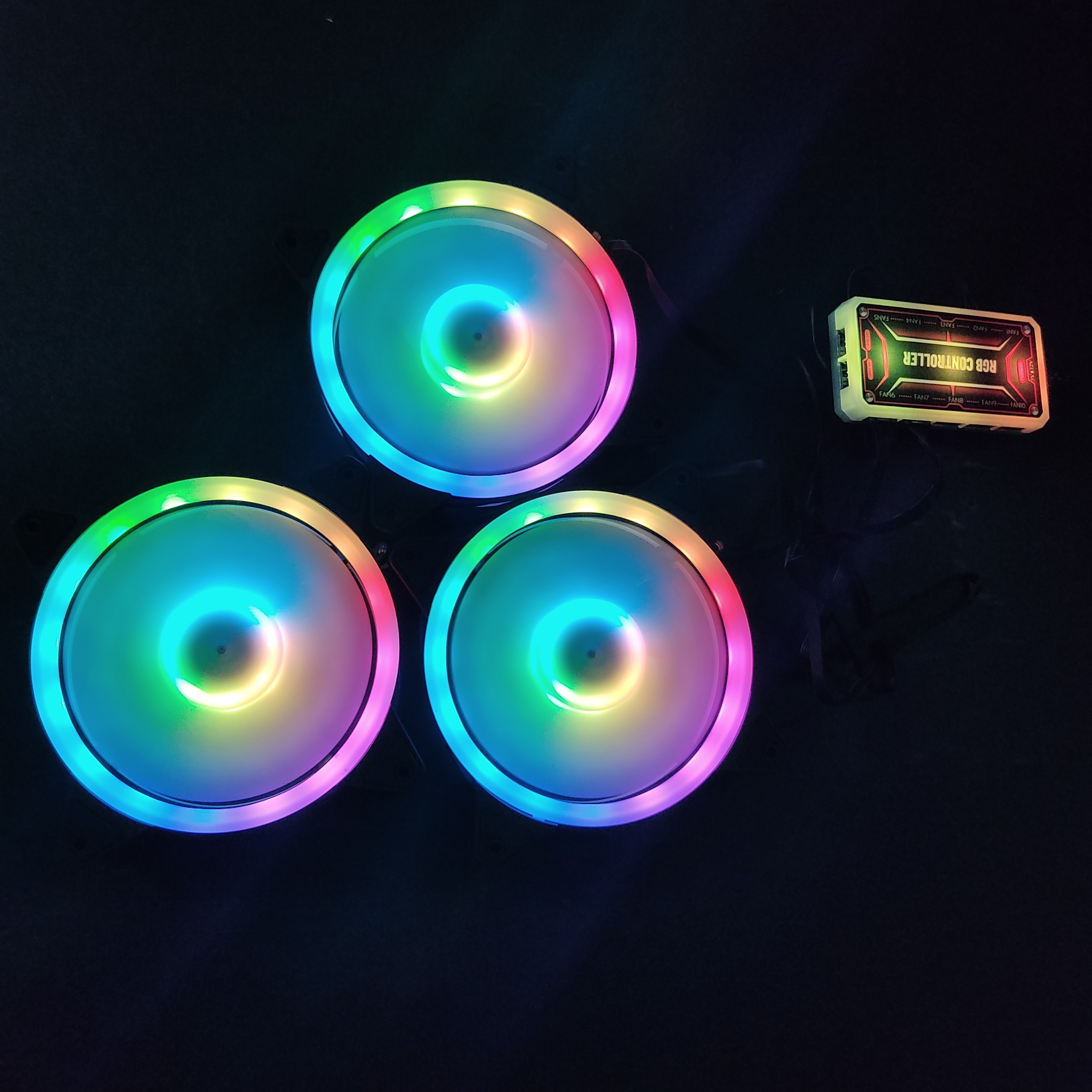 3 Quạt Tản Nhiệt, Fan Case KNC V4 Led RGB đồng bộ màu hệ thống, kèm bộ Hub khiển màu từ xa