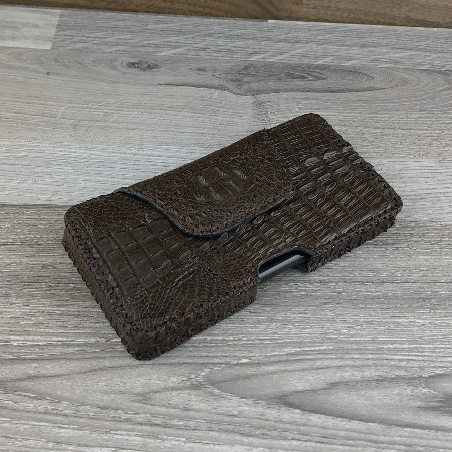 Bao Da Đeo Lưng dành cho Iphone XR Da Cá Sấu Màu Nâu Đất
