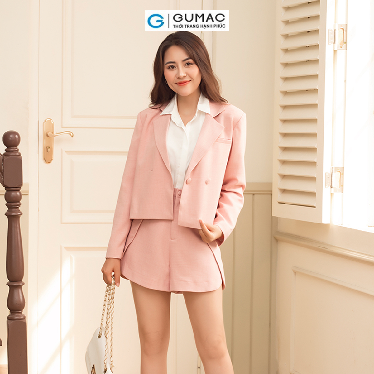 Set lẻ Áo blazer dáng lửng thời trang GUMAC AD06066 - Quần short đắp vạt thời trang GUMAC QD06065