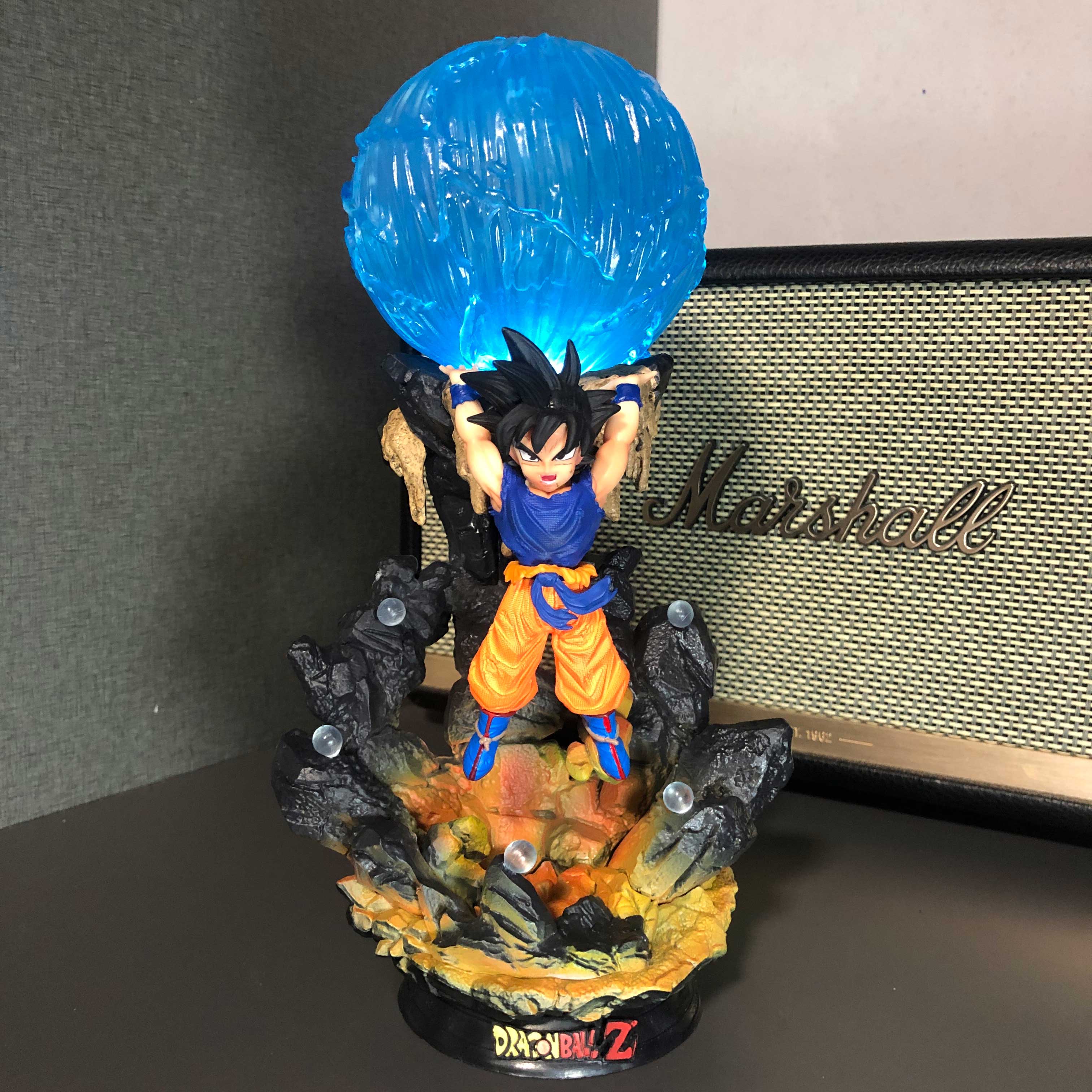 Mô hình Son Goku nâng cầu 25cm - 50 cm có LED - Dragon Ball