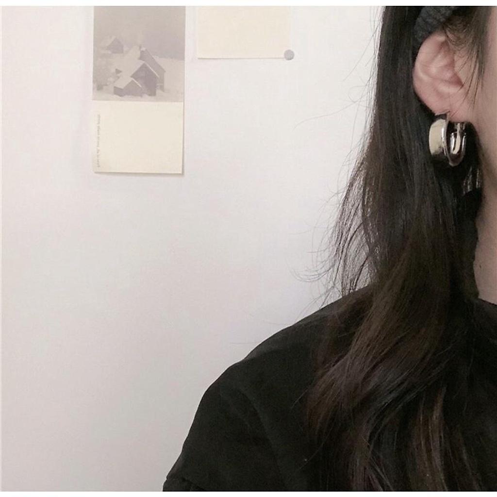 Khuyên tai chữ C chốt bạc dễ thương