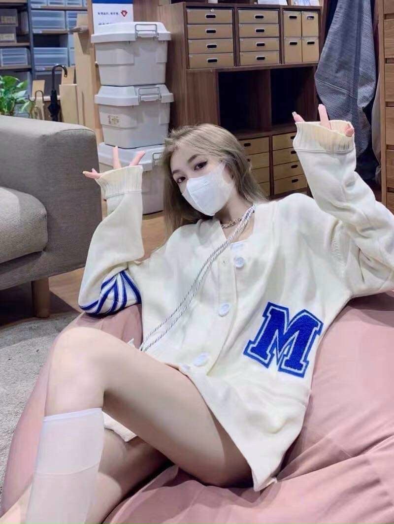 Khoác nỉ cadigan M màu sữa