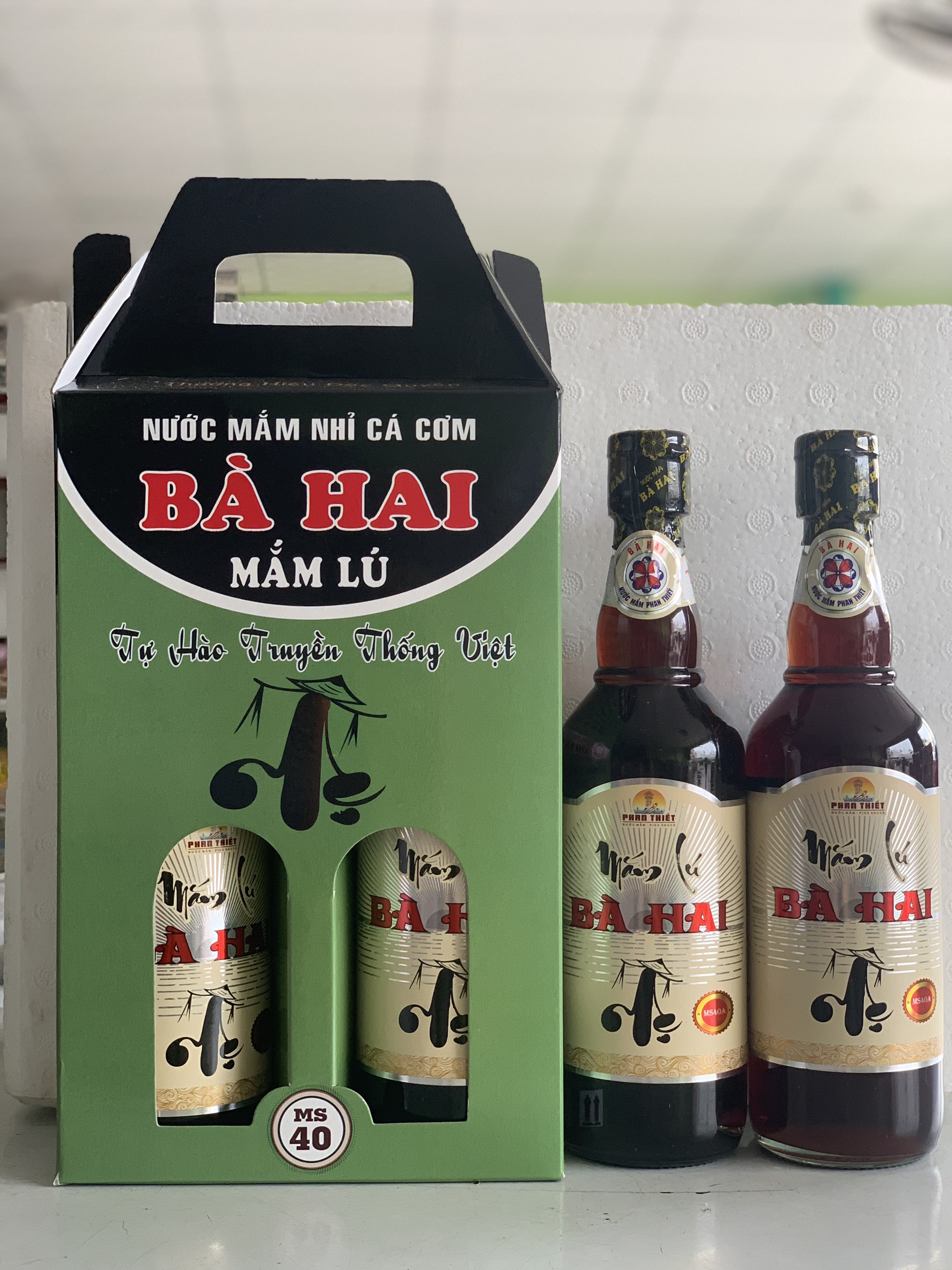 Xách Nước Mắm Lú Bà Hai (2 x 500ml)