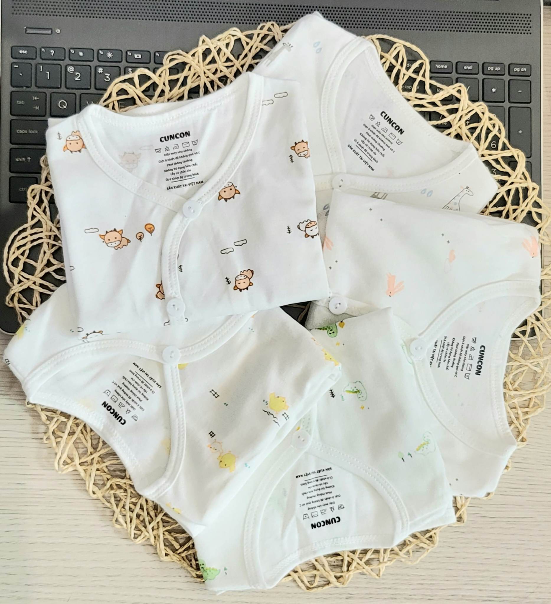 [CC05] 3-9kg- Áo cài xéo TAY NGẮN (hoạ tiết) - CÚN CON - GÀ CON