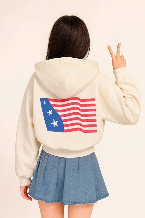 Áo khoác nỉ lửng in cờ . chất thun nỉ xuất khẩu dày mịn,nón rộng 2 lớp,logo in nổi , bo gân .có túi trong.form dưới 60kg.dáng lửng