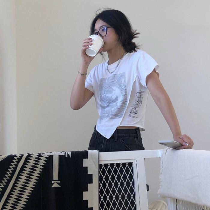 MS15 Áo thun nữ croptop in chữ vạt chéo