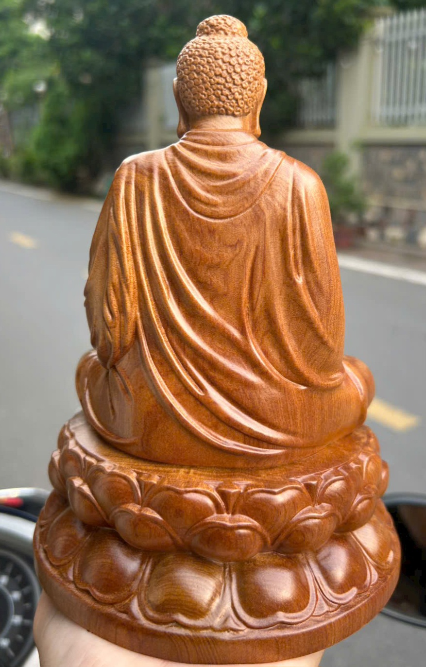 Tượng phật thích ca mẫu ni phật gỗ bách xanh thơm ngọt cao 15x10x8cm