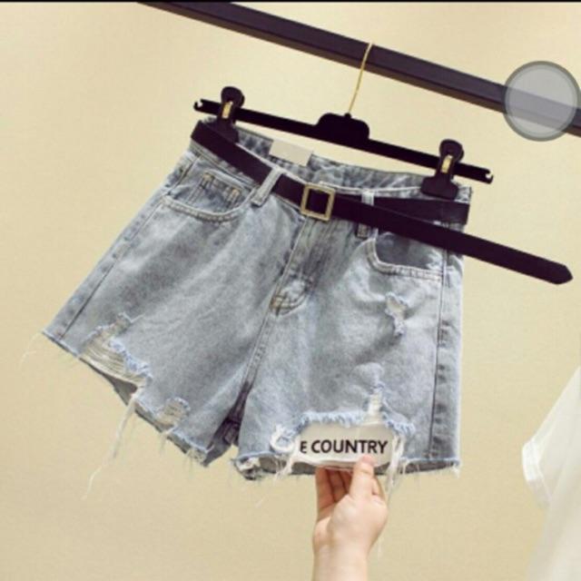 Quần short jean lai rách đắp vải đẹp mê, hình thật quần chụp sàn