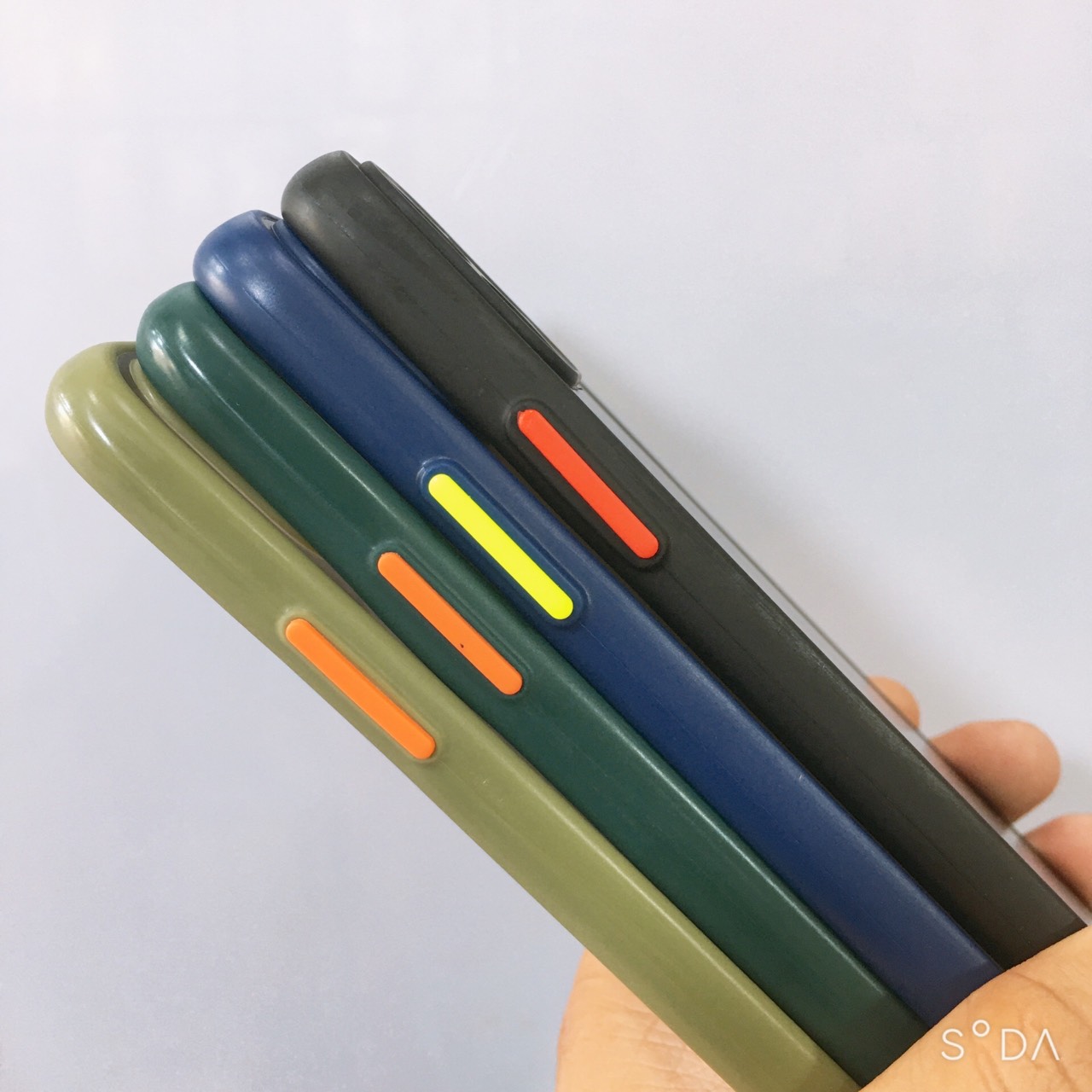 Ốp lưng viền màu, lưng nhám chống sốc,, phím bấm màu dành cho iPhone 11, 11 Pro Max