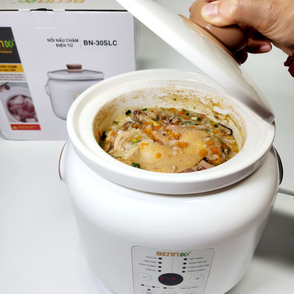 Nồi nấu cháo chậm điện tử Bennix BN-30SLC - Dung tích 3 lít - 8 chức năng - 3 tốc độ nấu - Hàng chính hãng