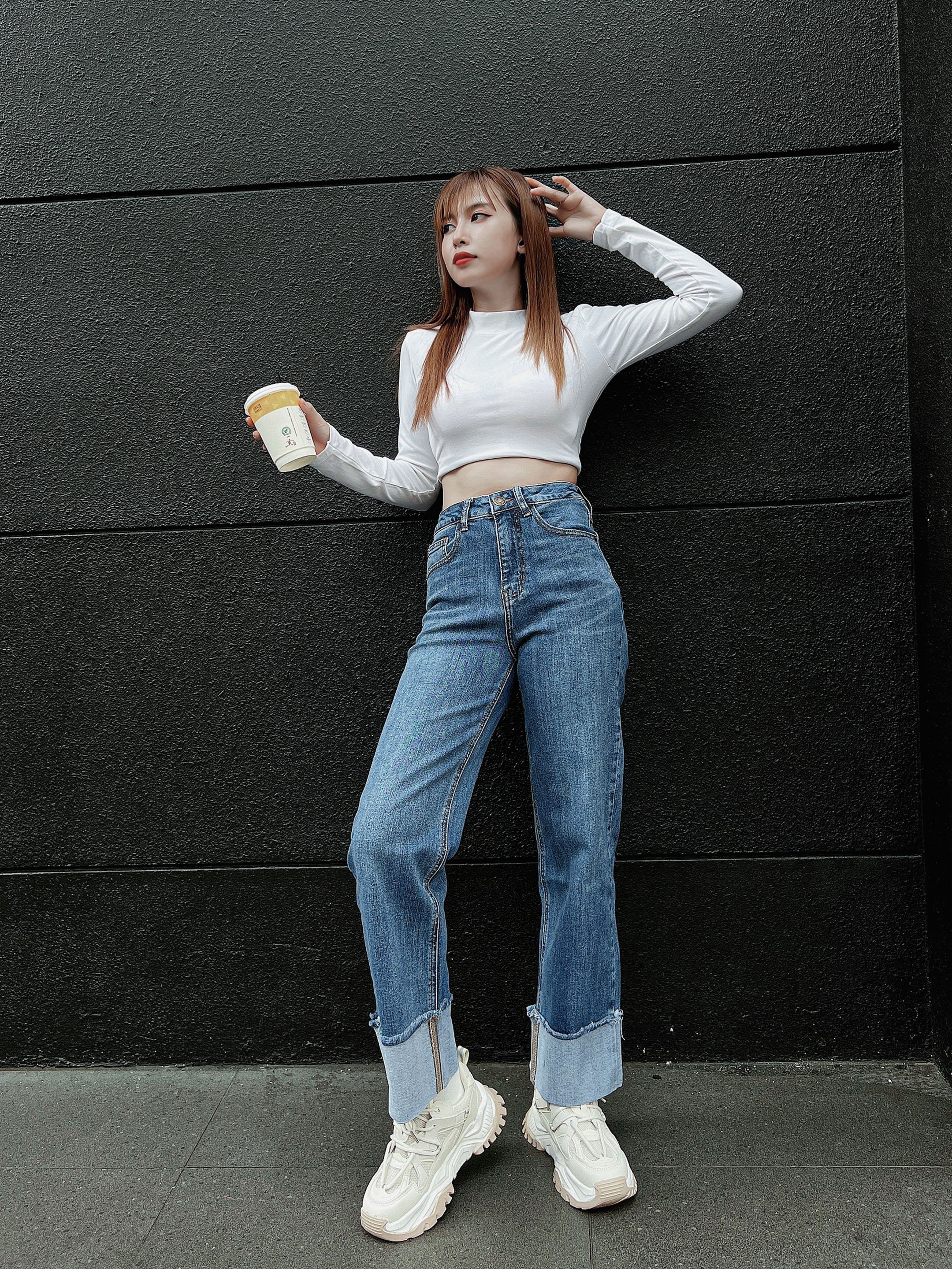 Quần jeans nữ HQJeans dáng suông ống rộng thiết kế gấp ngược gấu mới lạ phong cách thời trang trang nhã