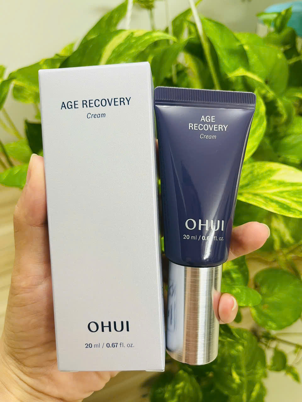 Kem dưỡng cải thiện nếp nhăn OHUI Age Recovery Cream 20ml