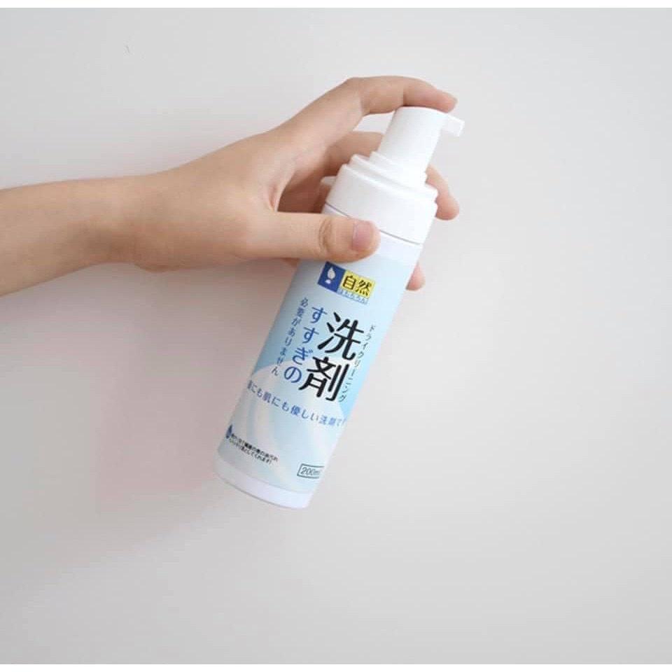 Xịt Giặt Khô I Làm Sạch Quần Áo Giầy Dép Túi Sách 200ml