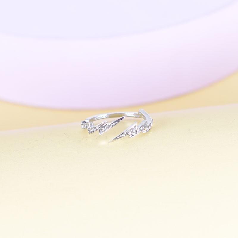 Nhẫn mẫu tia chớp vàng, đính zircon, RA006