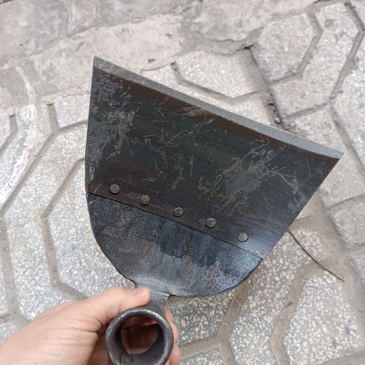 Cuốc làm vườn không cán lưỡi thép chuyên dùng xới cỏ