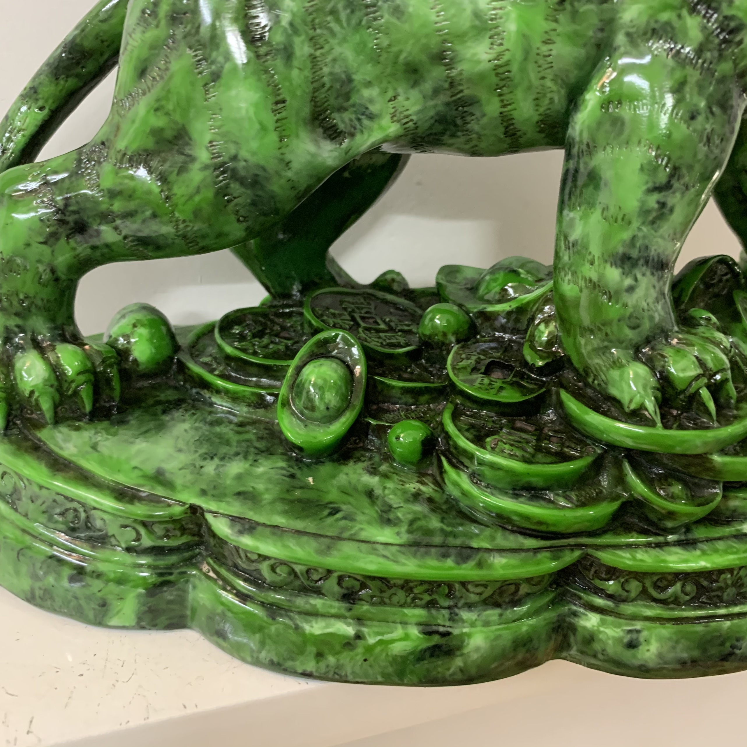 Tượng đá con Hổ trang trí phong thủy - Màu xanh lục bích - Cao 18cm