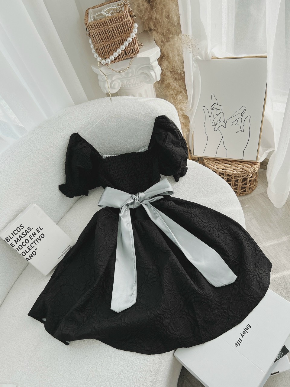 ĐẦM BABYDOLL GẤM CUTOUT NƠ LƯNG