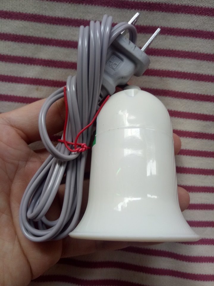 Đui đèn E27 có công tắc, dây cắm dài 1,5m