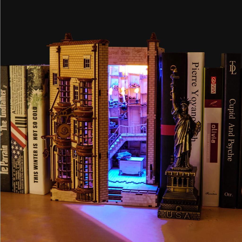 Harry Potter mô hình chặn sách Tiệm Đũa Phép Ollivanders tự lắp ráp có đèn LED gỗ thơm - Quà tặng - Trang trí tủ sách