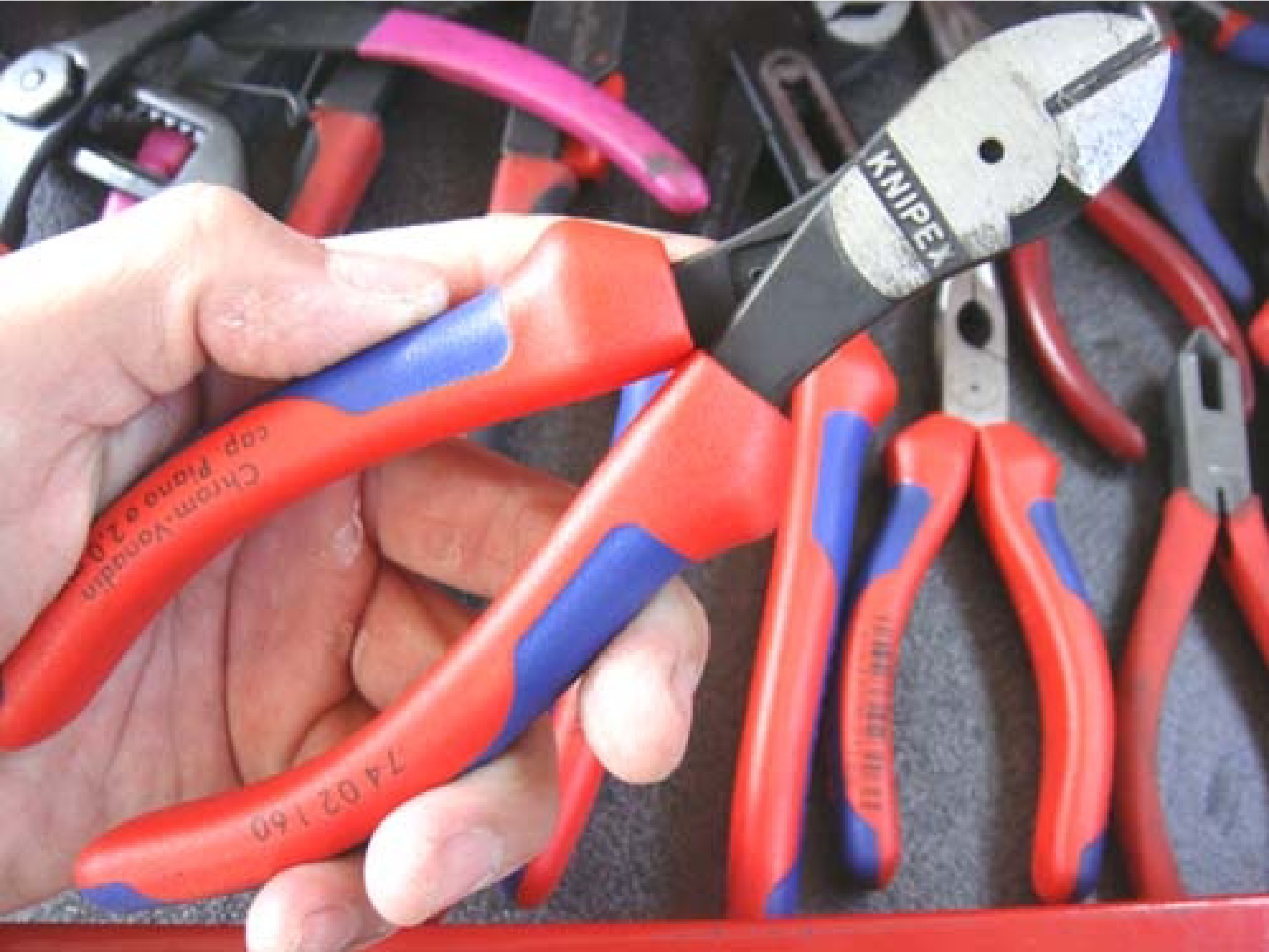 Kìm cắt cộng lực Knipex 74 02 160